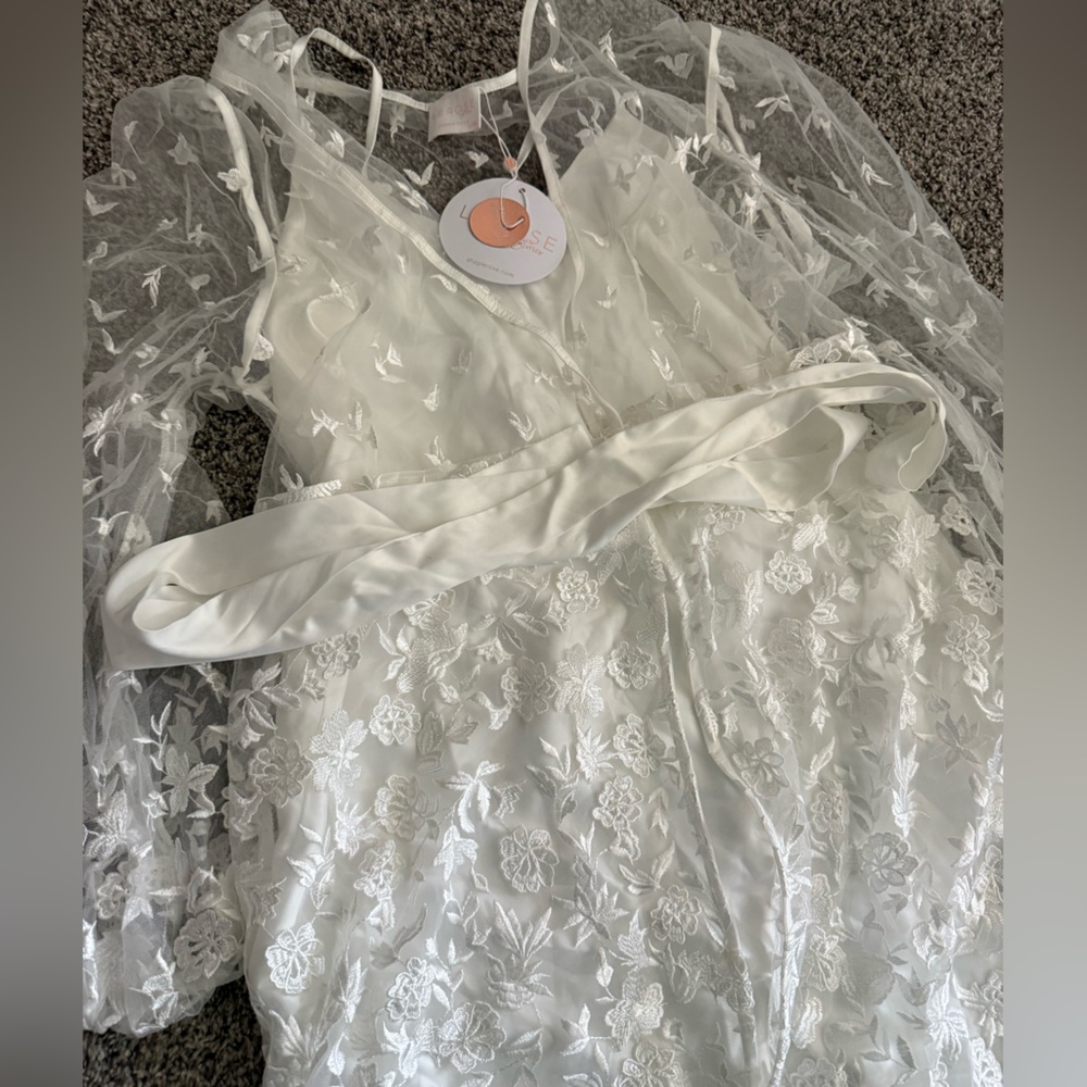 Le Rose Lace Robe - Picture 4 of 6